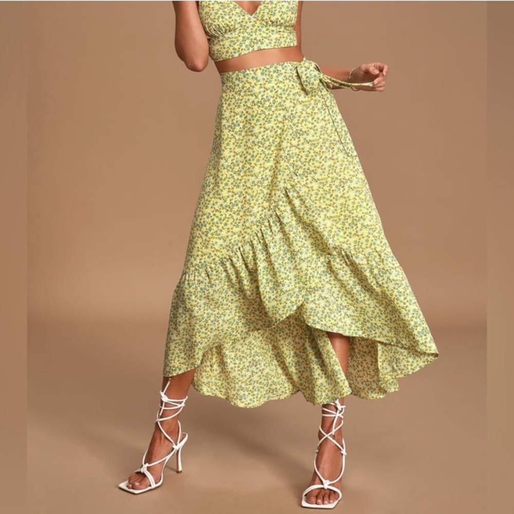 Lulu's believe in me yellow floral print wrap midi skirt womens XS - Picture 1 of 8
